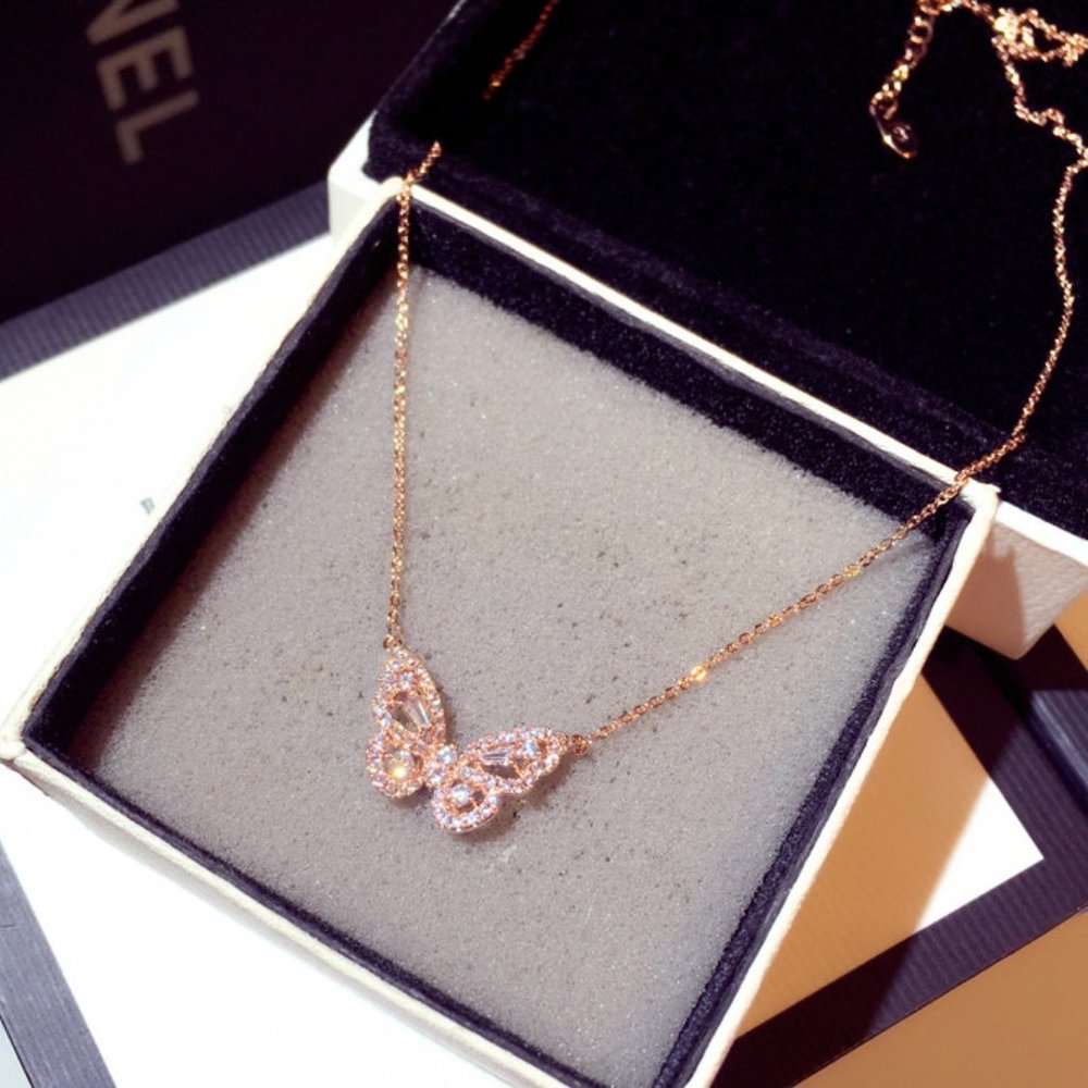 New! Butterfly Necklace Rose Gold - Picture 3 of 6